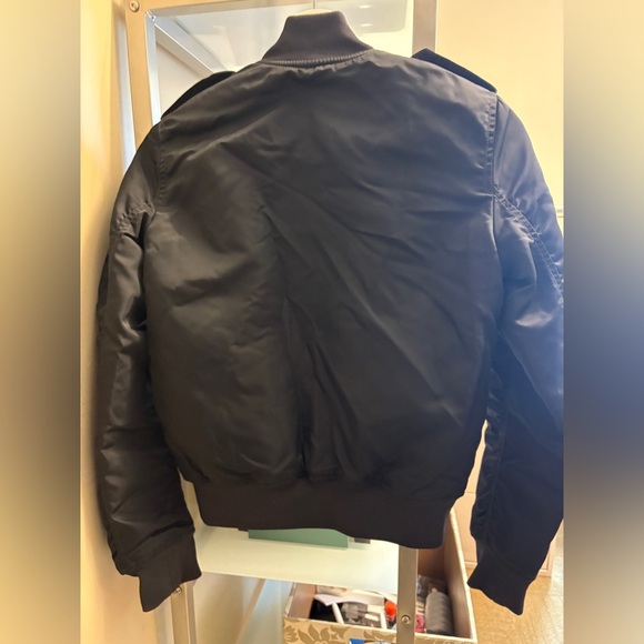 Aritzia Talula Black cropped Chic women’s Whitby Bomber Flight Jacket size XXS - Picture 3 of 10